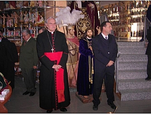 su eminencia el cardenal D.CARLOS AMIGO VALLEJO ARZOBISPO DE SEVILLA BENDICE LA NUEVA TIENDA DE BAMBALINA ARTICULOS RELIGIOSOS DE SEVILLA